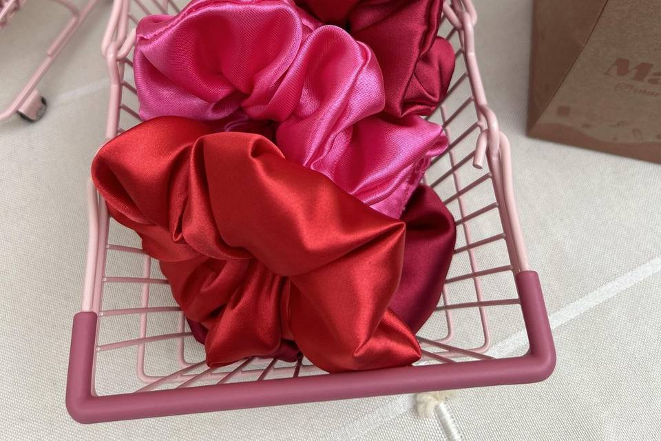 Scrunchies satin rojo y rosa