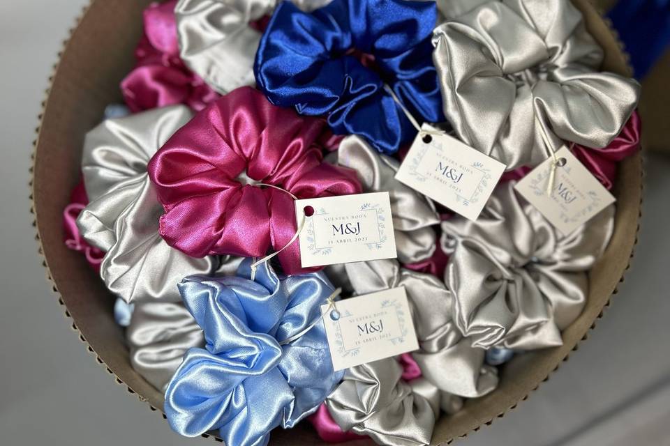 Scrunchies satin