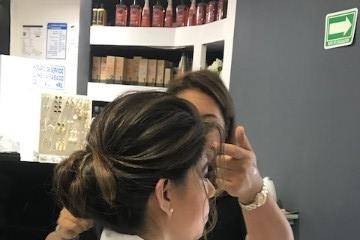 Prueba de peinado y maquillaje