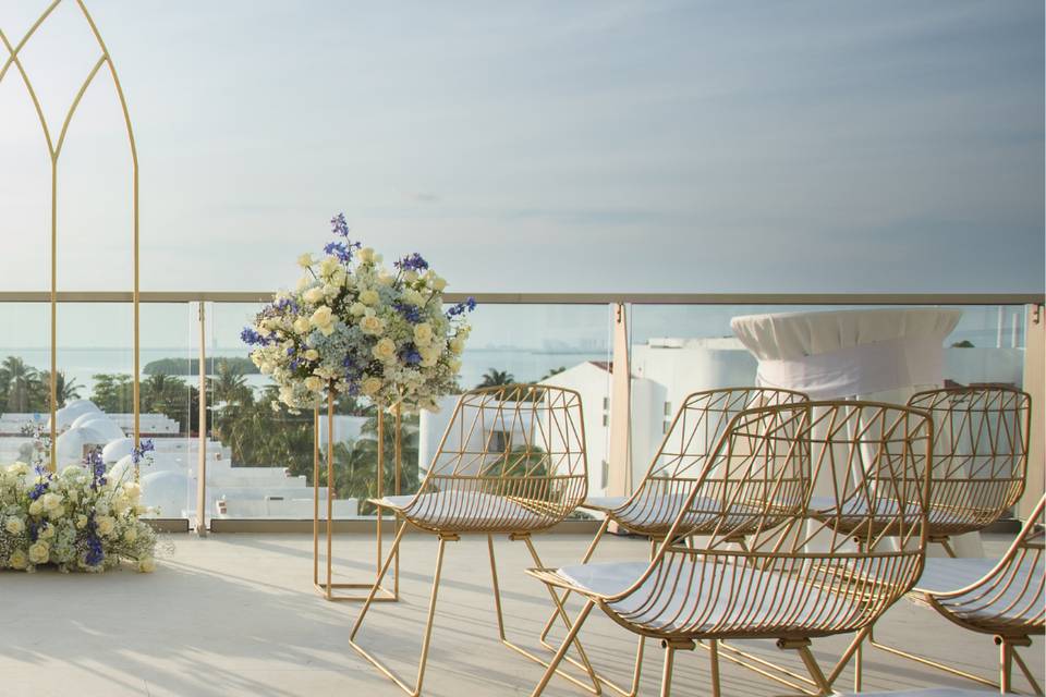 Foyer terrace