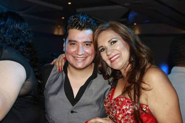 Posando