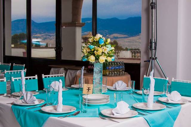 Montaje salón dorado