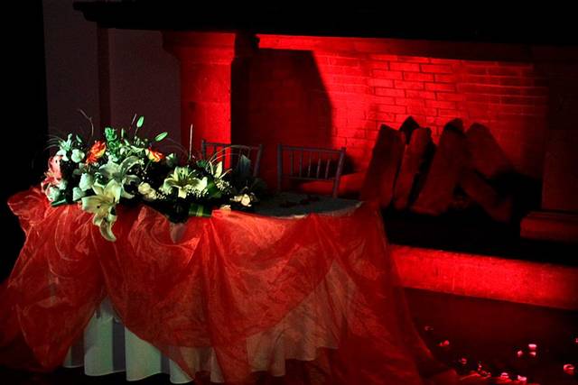 Montaje salón dorado