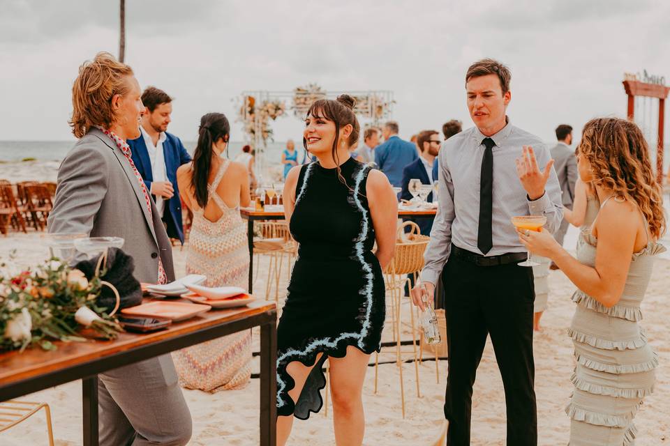 Cocktail Hour in Cancún México