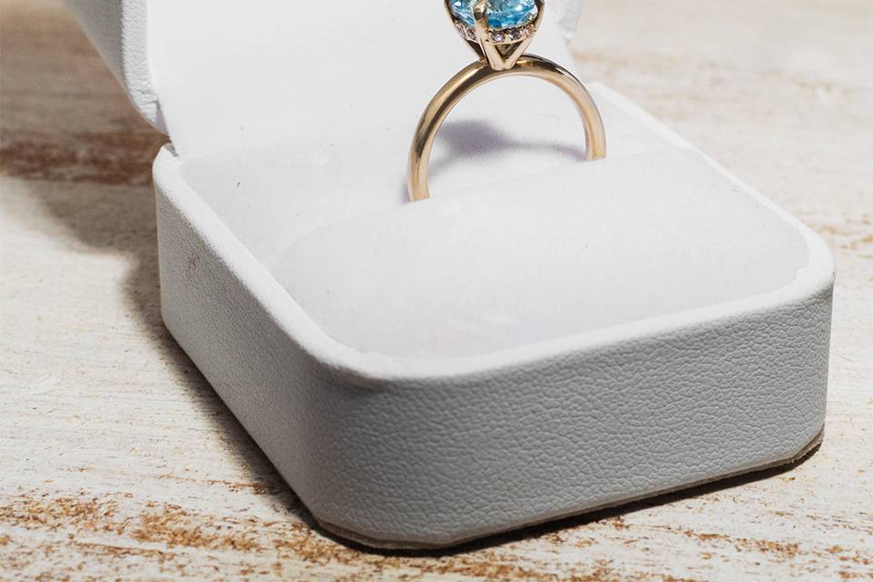 Anillo solitario topacio