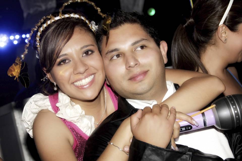 Novios felices