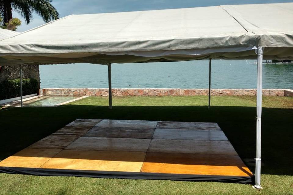 Carpa y pista de baile