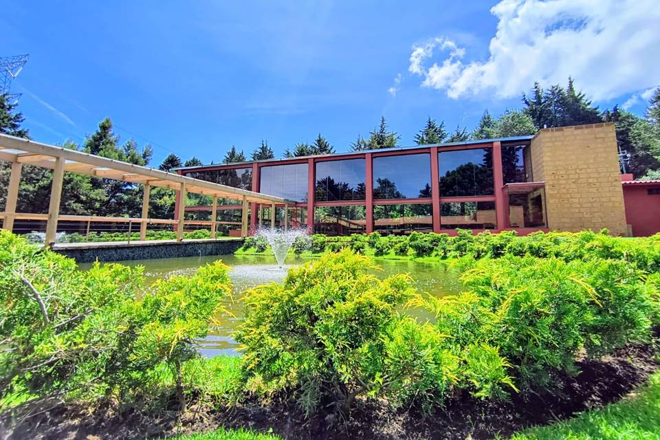 Vistas salon y jardin