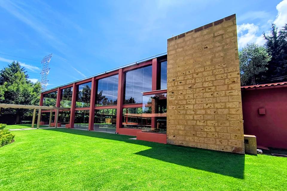 Fachada salón