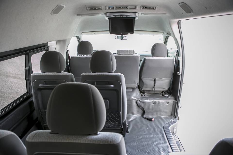 Toyota Hiace 2019 -13 lugares