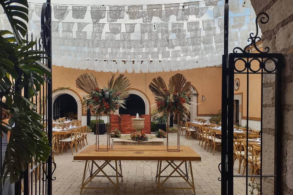 Patio Principal Hacienda