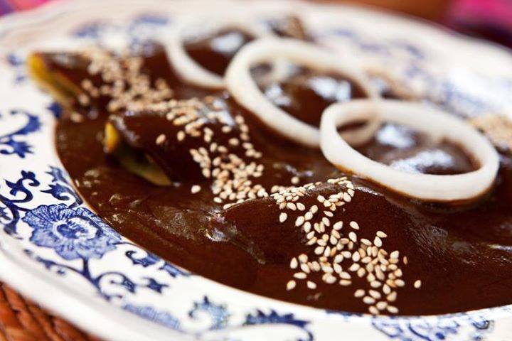 Las benditas enchiladas mole