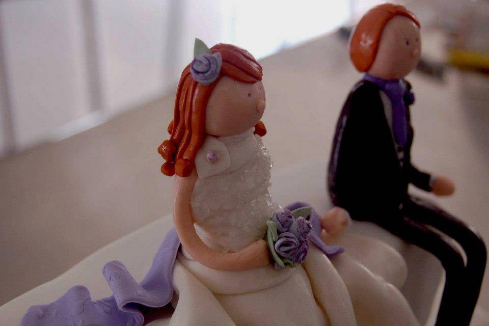 Pastel con figuras de fondant