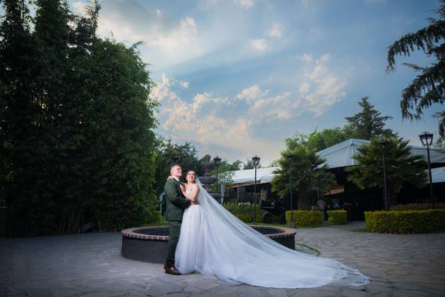 Mr & Mrs