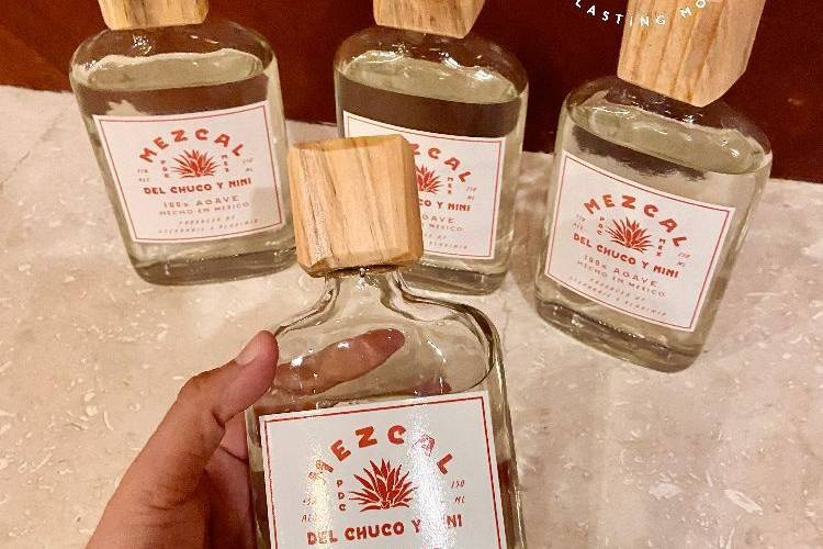 Botella de mezcal personalizad