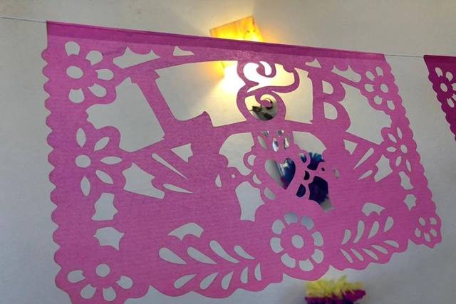 Papel picado iniciales