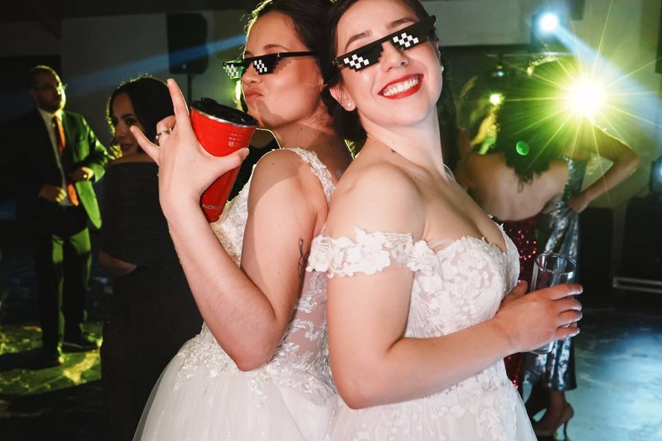 Novias posando de espaldas
