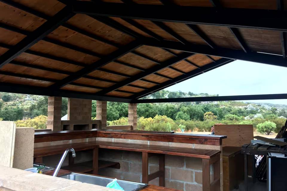 Kitchen/Bar