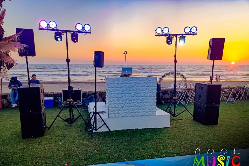 CONTACTANOS AL 744 532 9905