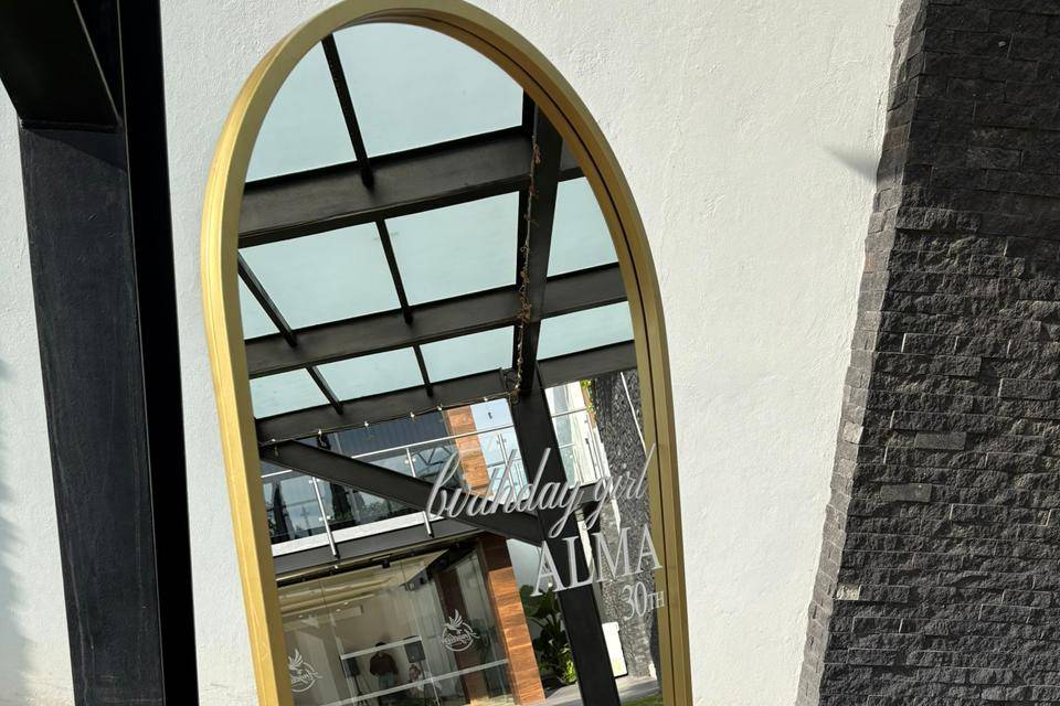 Selfie mirror