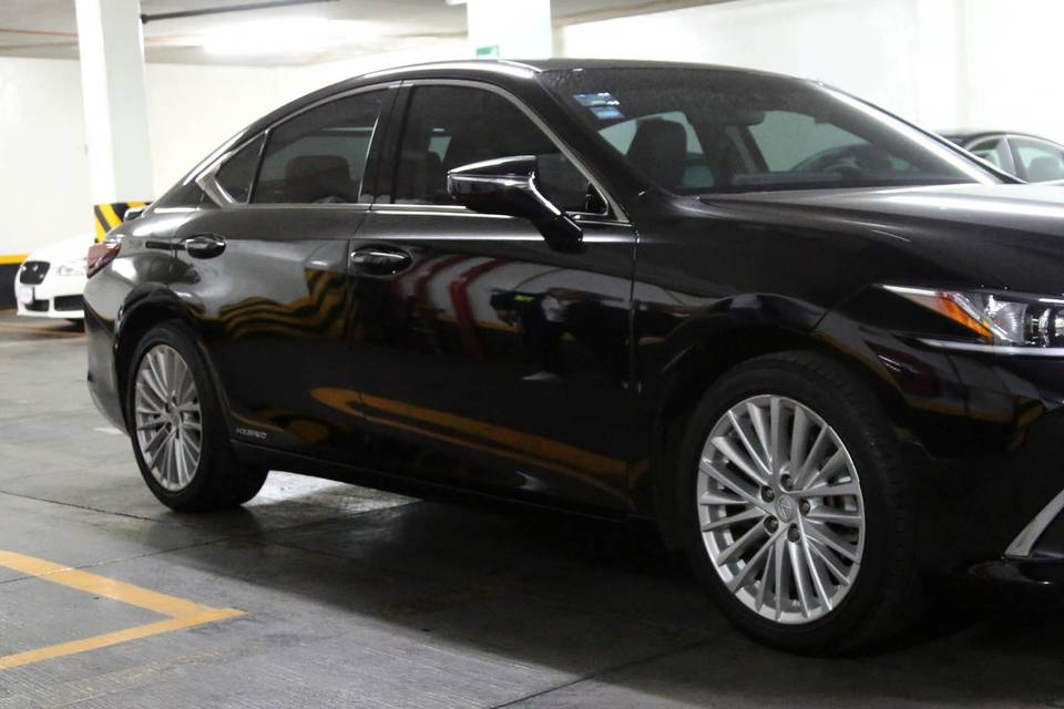 Lexus ES Negro