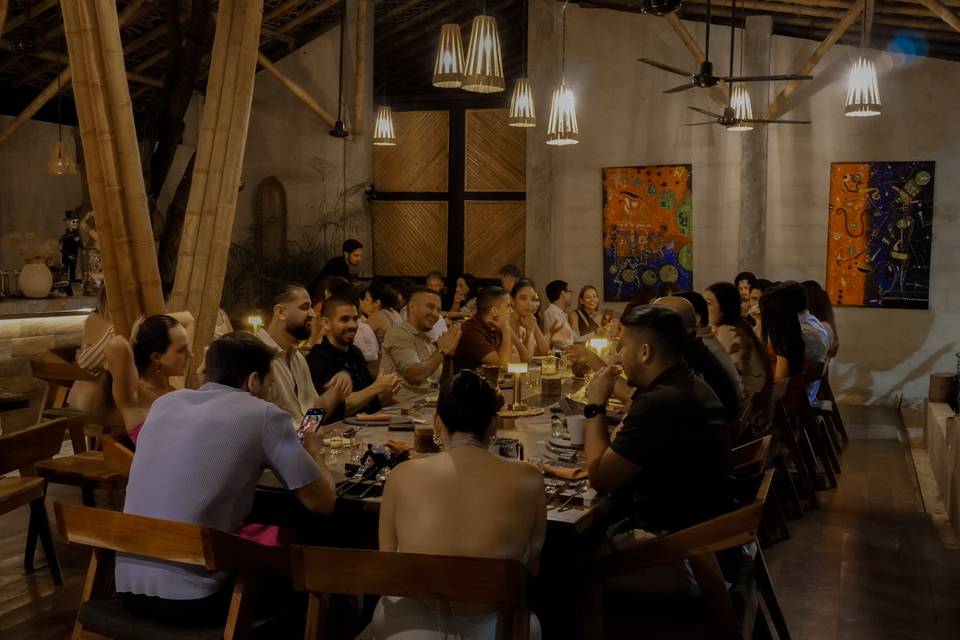 Cena.
