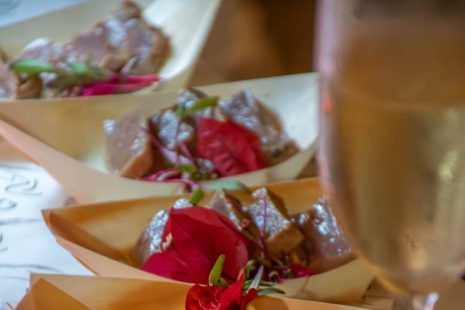 Atún sellado, catering
