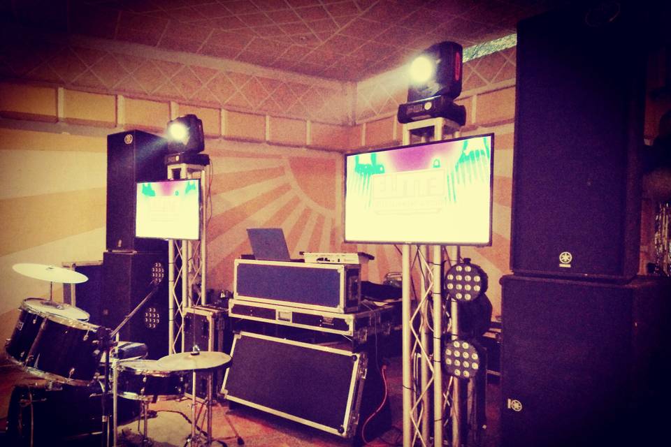 Audio y back line