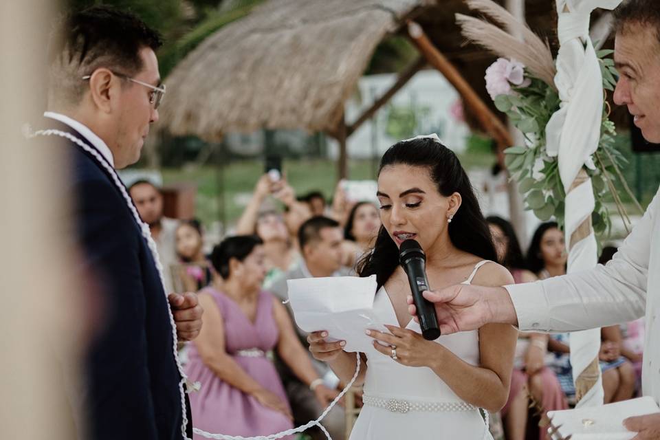 Los Votos de la Novia