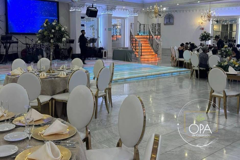 Pista led y escalea