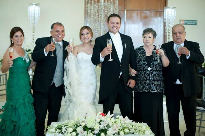 Un brindis por los novios