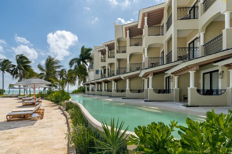 Swim up rooms