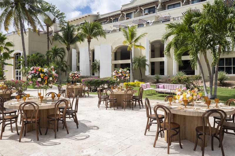 Patio Central Reception Set Up