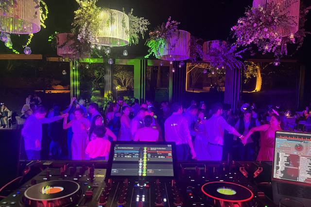 Full dance floor