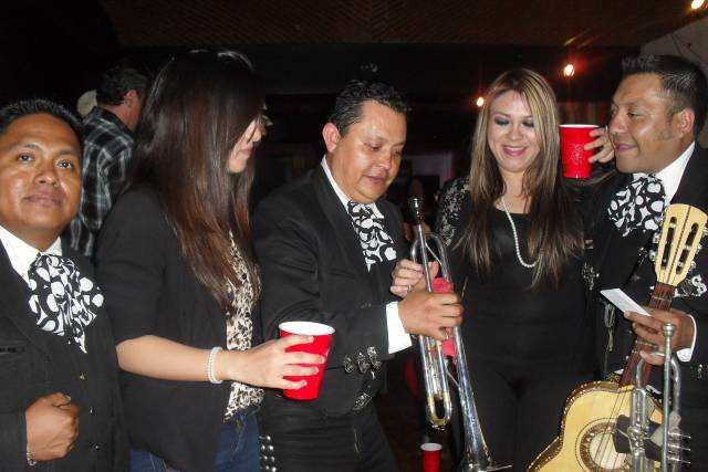 Junto a los invitados