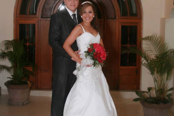 Los novios felices