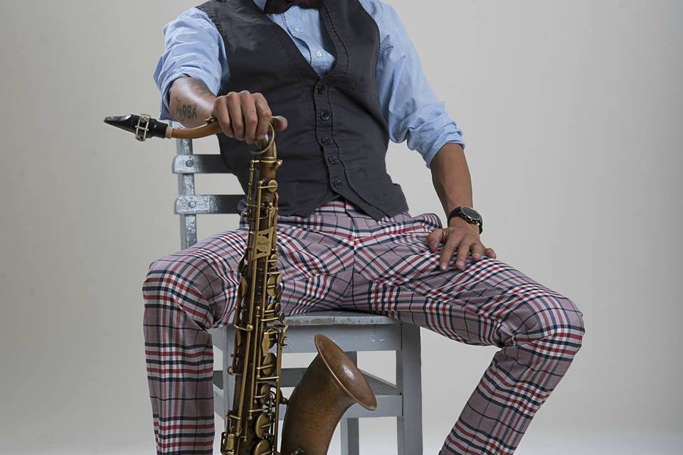 Jonathan arellano saxofonista