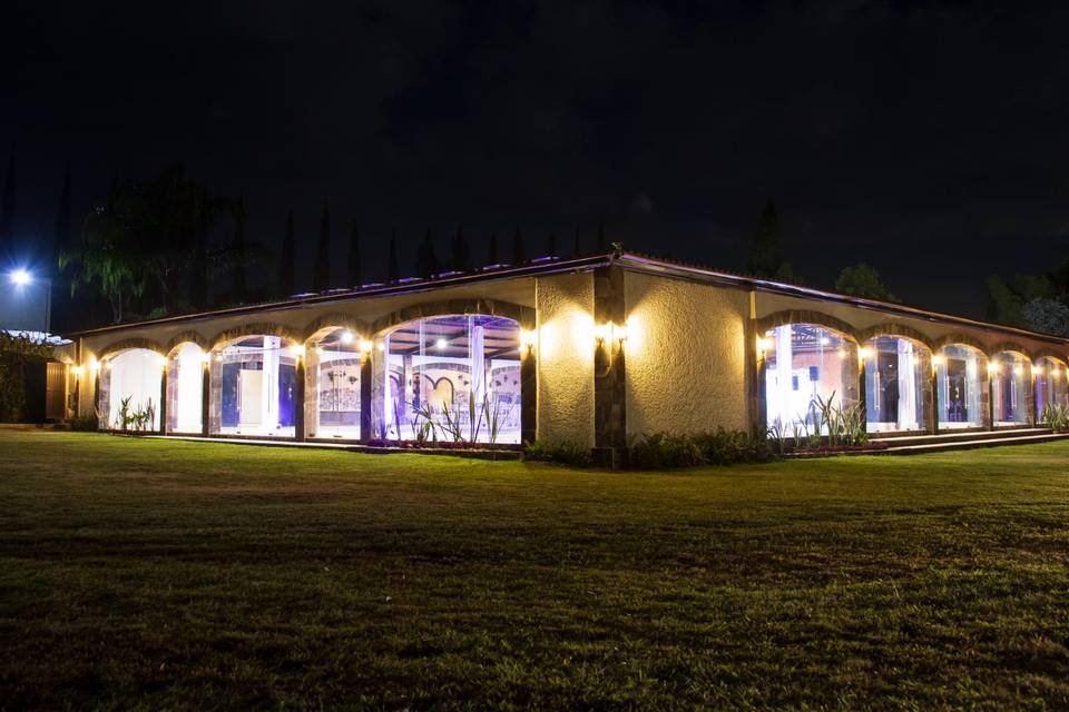 Santa Isabel Salón Jardín