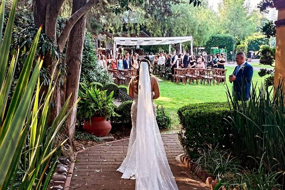 Novia caminando