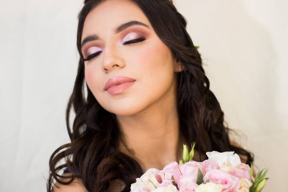 Angela Flores MUA