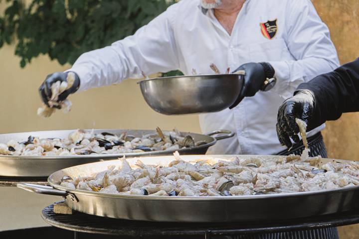Catering de paella grande