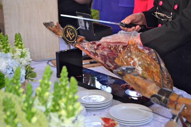 Mesa de carnes frías