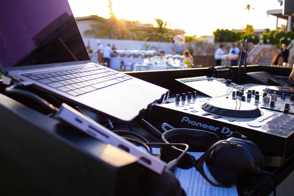 Dj Equipment Villas