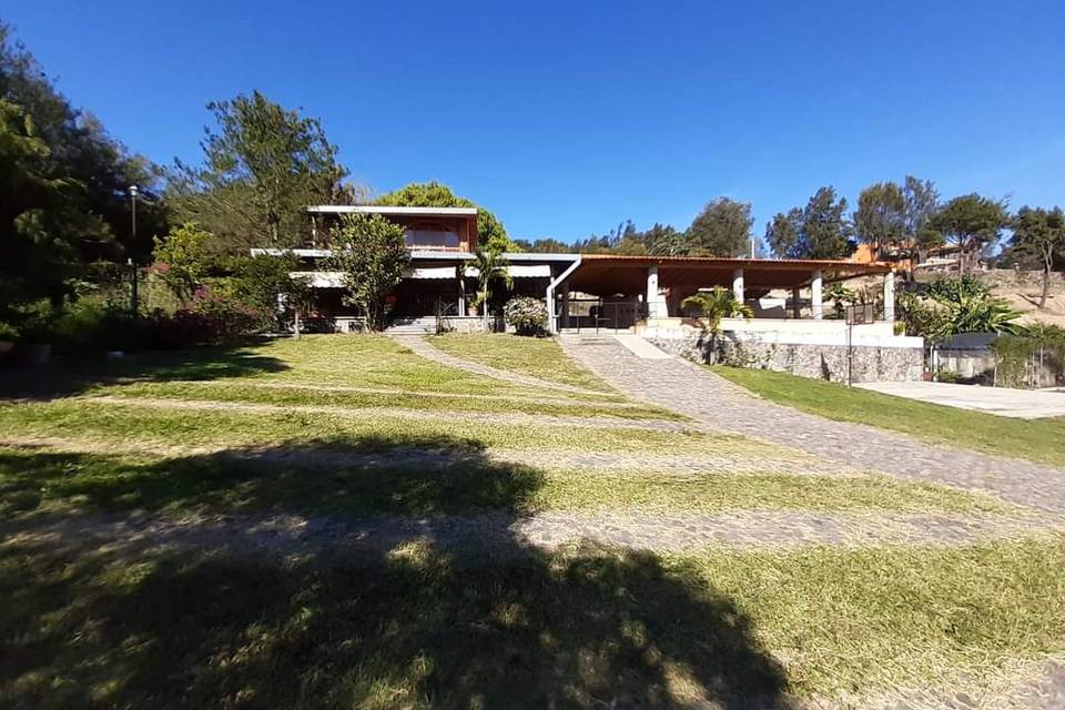 Cabaña y terraza