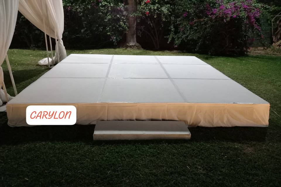 Templete Con bambalina blanca