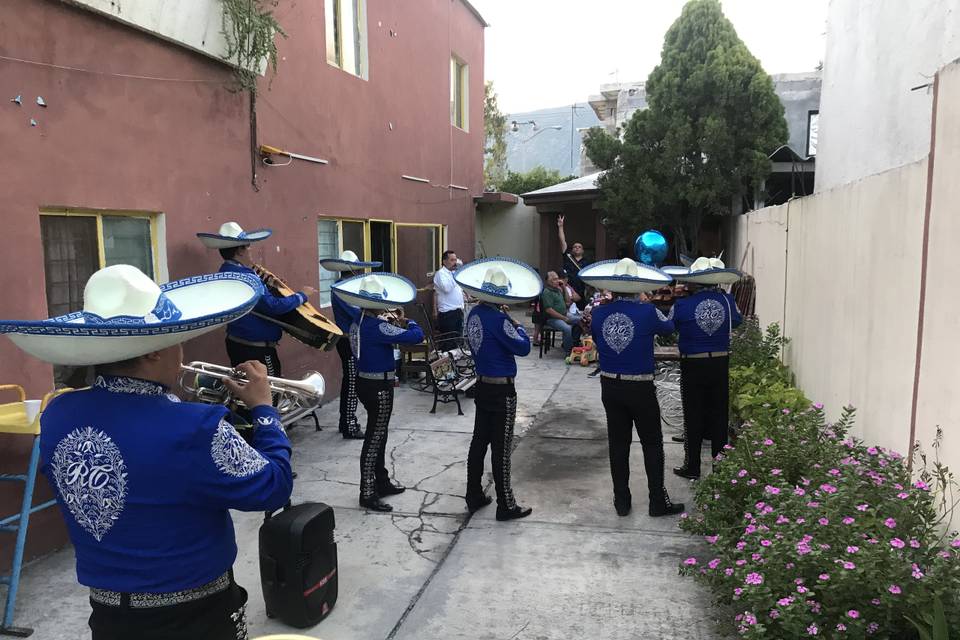 Mariachi Real de Cumbres