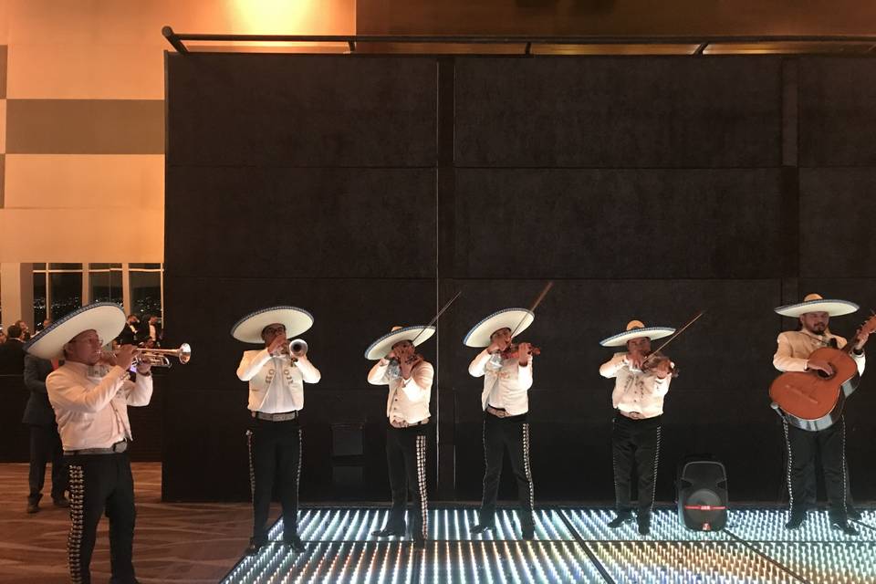 Mariachi Real de Cumbres