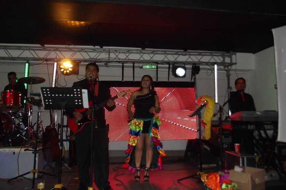 Grupo Musical Algo Distinto