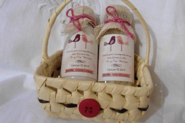 Amaité Natural Favors