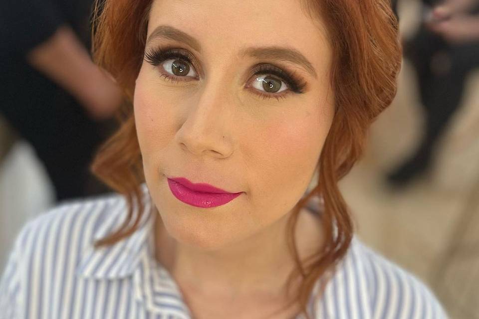 Maquillaje con labios rosas